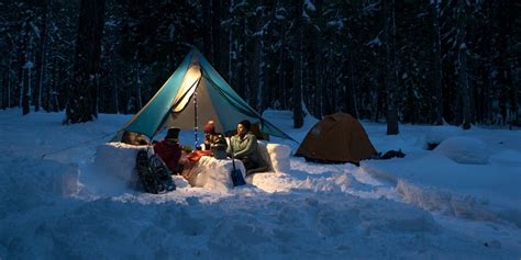 野外雪地如何保暖?談論冬季野營的防寒秘訣